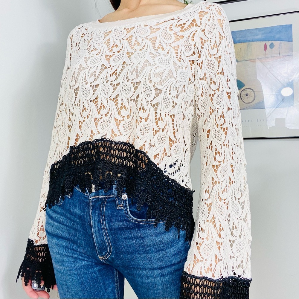 DRESS THE POPULATION BELL SLEEVE TOP - Picture 5 of 11